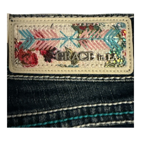 Grace in LA Blue Distressed Jean Shorts  Embroidery Western Rodeo Size 27 NWT - Picture 3 of 4